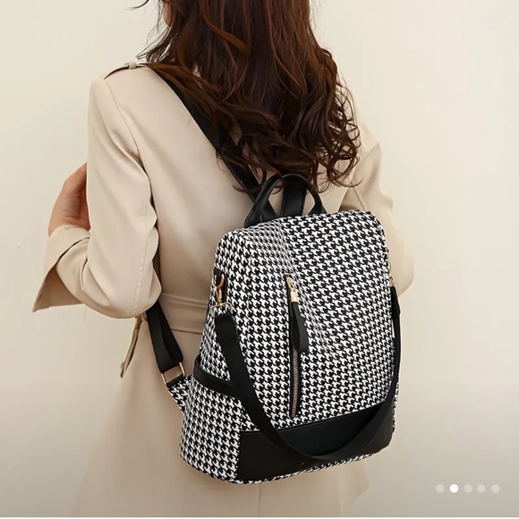Houndstooth Multi-pocket Backpack - Picture 2 of 7